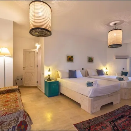 5 With Sea Views And Private Pool And Garden Kas