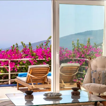5 With Sea Views And Private Pool And Garden