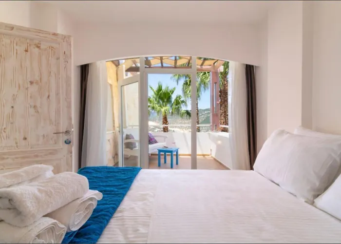 Villa Toros, 5 Rooms,10 Persons, Sea Views And Private Pool Kas